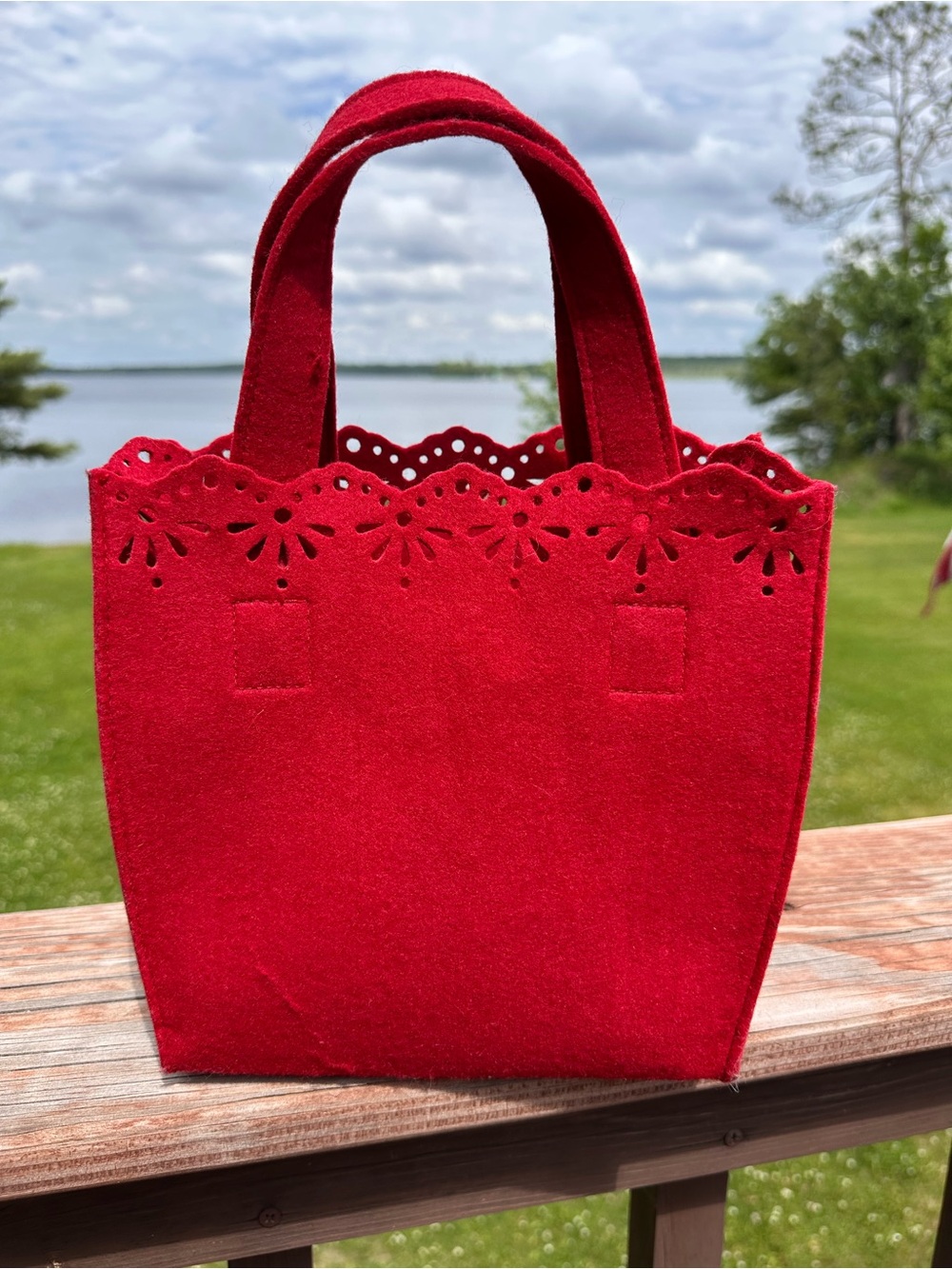 Red Scalloped Felt Tote Bag - Stylish Everyday Bag, 9”X8”